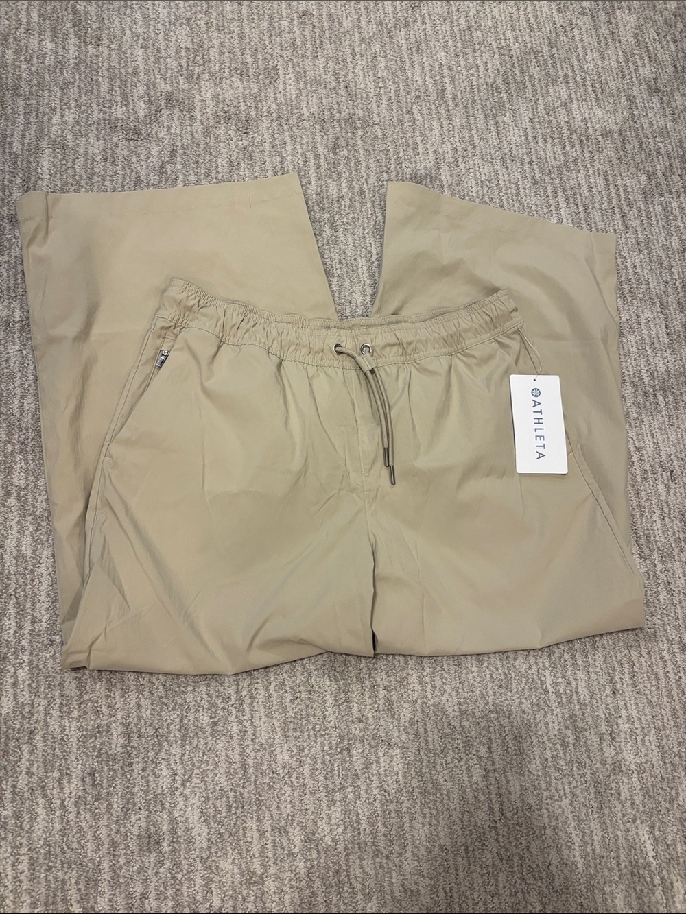 Athleta Women's Wide Leg Midday Crop Pants in Light Khaki NWT Medium